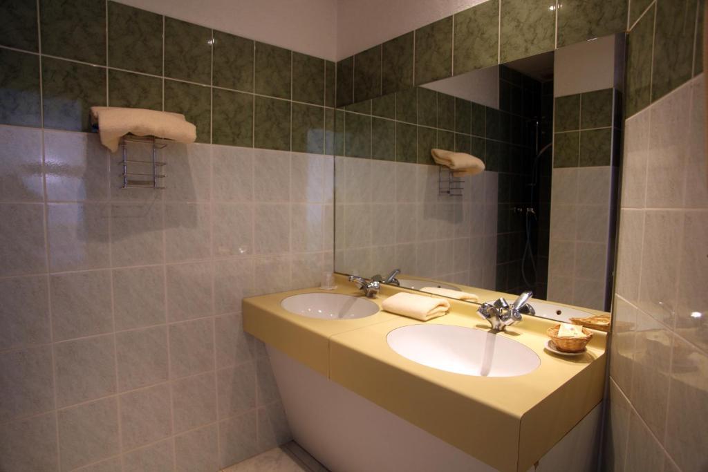 Le Relais De Fabregues Hotel ภายนอก รูปภาพ